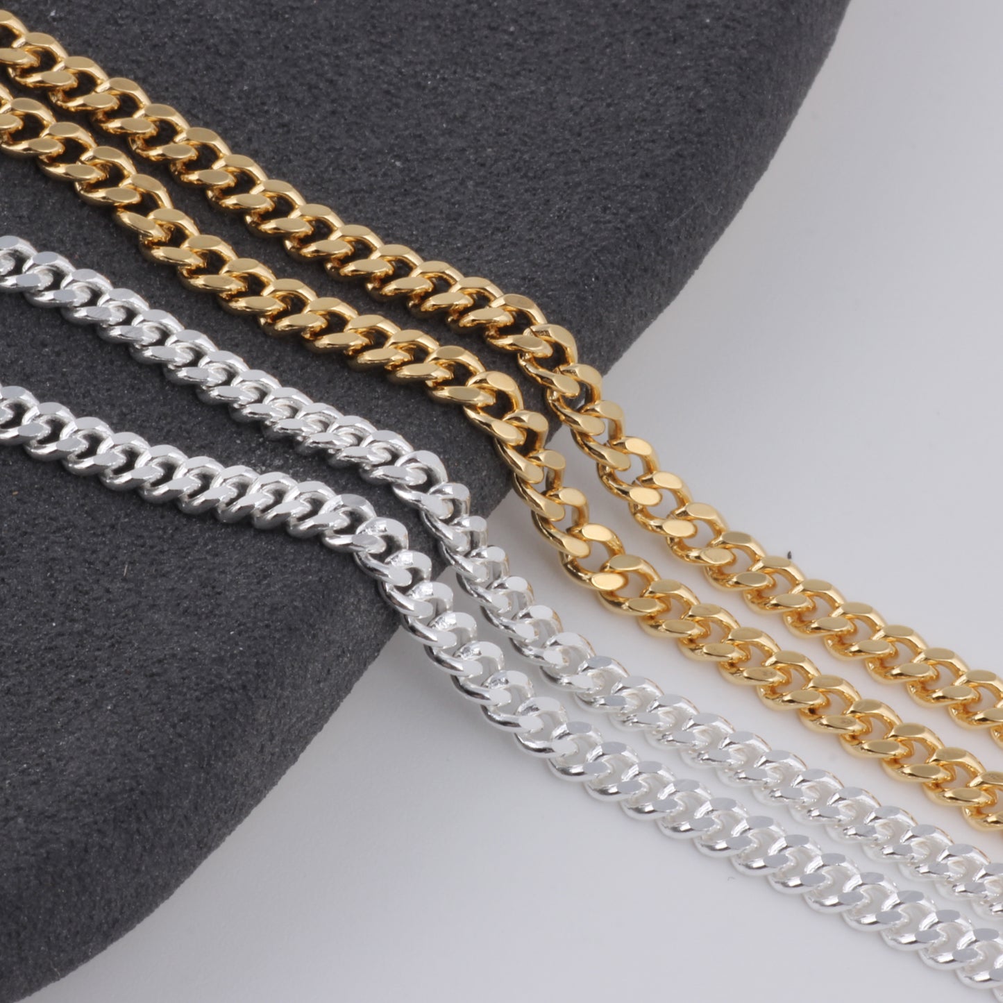 Gold filled Curb chain 2.5